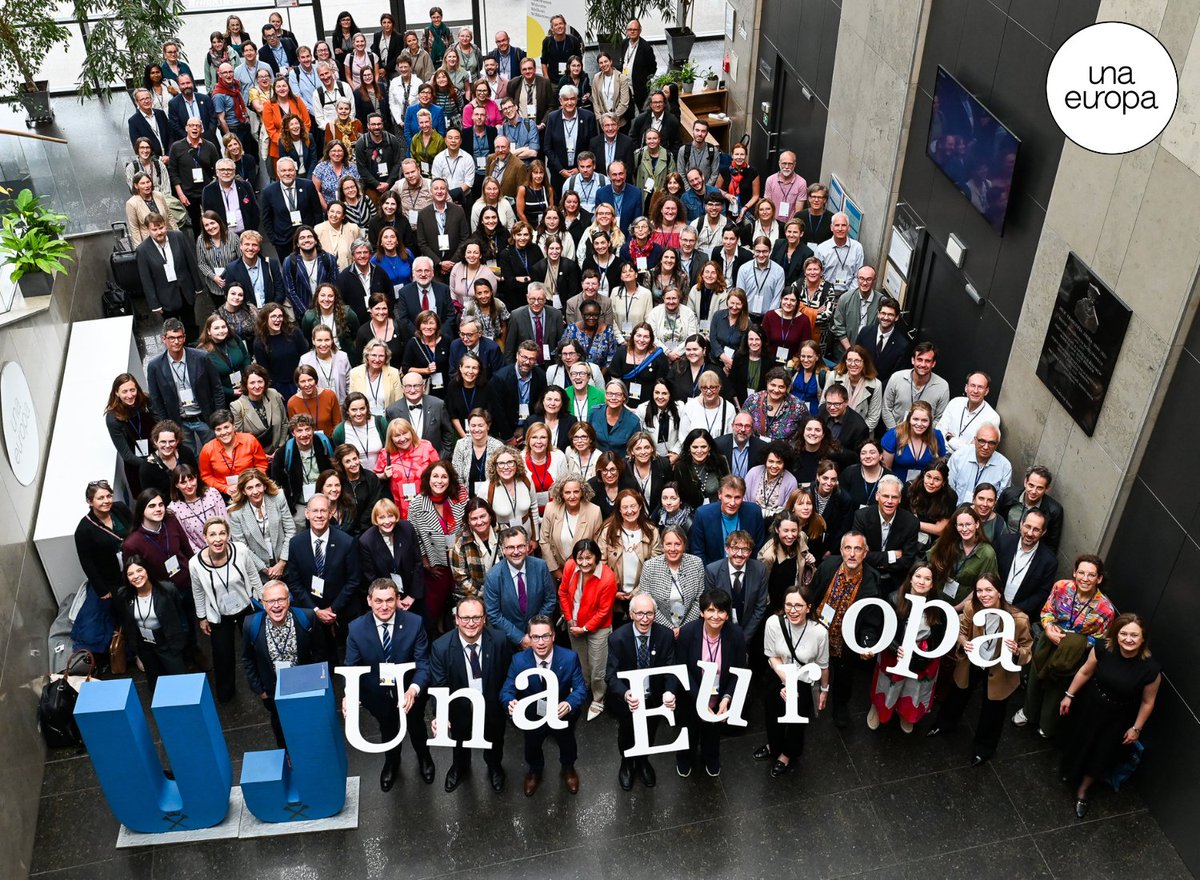 Una_Europa (@una_europa) on Twitter photo 🎬That's a wrap!
After three days, 80 meetings & workshops, and countless new ideas, our time together in Kraków has come to an end
Thank you to our wonderful hosts <a href="/JagiellonskiUni/">Uniwersytet Jagielloński</a> for the excellent organisation👏
👋𝑫𝒐 𝒛𝒐𝒃𝒂𝒄𝒛𝒆𝒏𝒊𝒂! Until next time!
#WeAreUnaEuropa 🎬That's a wrap!
After three days, 80 meetings & workshops, and countless new ideas, our time together in Kraków has come to an end
Thank you to our wonderful hosts <a href="/JagiellonskiUni/">Uniwersytet Jagielloński</a> for the excellent organisation👏
👋𝑫𝒐 𝒛𝒐𝒃𝒂𝒄𝒛𝒆𝒏𝒊𝒂! Until next time!
#WeAreUnaEuropa