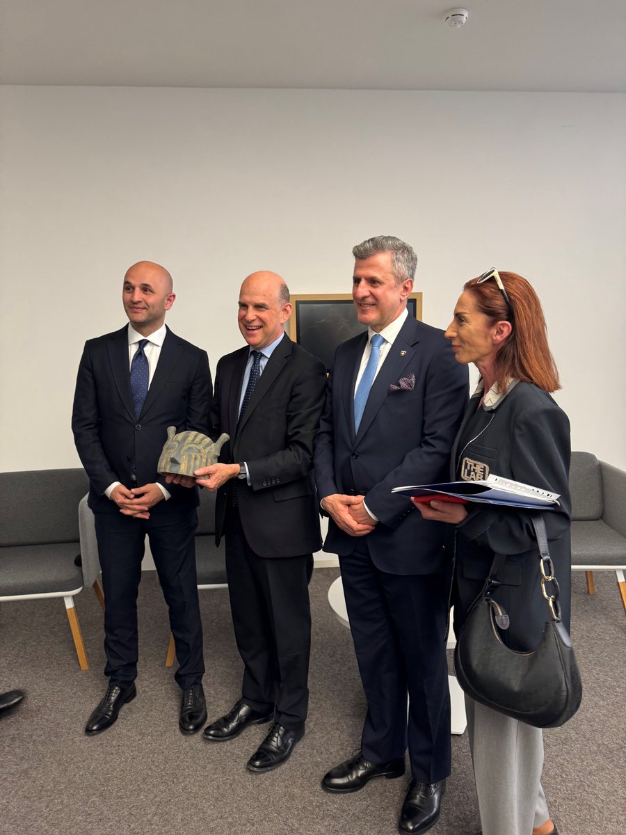 UK Joint Delegation to NATO (@uknato) on Twitter photo UK 🇬🇧 Ambassador to NATO <a href="/ACWLapsley/">Angus Lapsley</a> was joined by former Secretary General to NATO, Lord Robertson. Together with Kosovo's Secretary General of the Ministry of Culture, Youth, and Sport, Mr Bislimi, they reflected on the importance of KFOR UK 🇬🇧 Ambassador to NATO <a href="/ACWLapsley/">Angus Lapsley</a> was joined by former Secretary General to NATO, Lord Robertson. Together with Kosovo's Secretary General of the Ministry of Culture, Youth, and Sport, Mr Bislimi, they reflected on the importance of KFOR