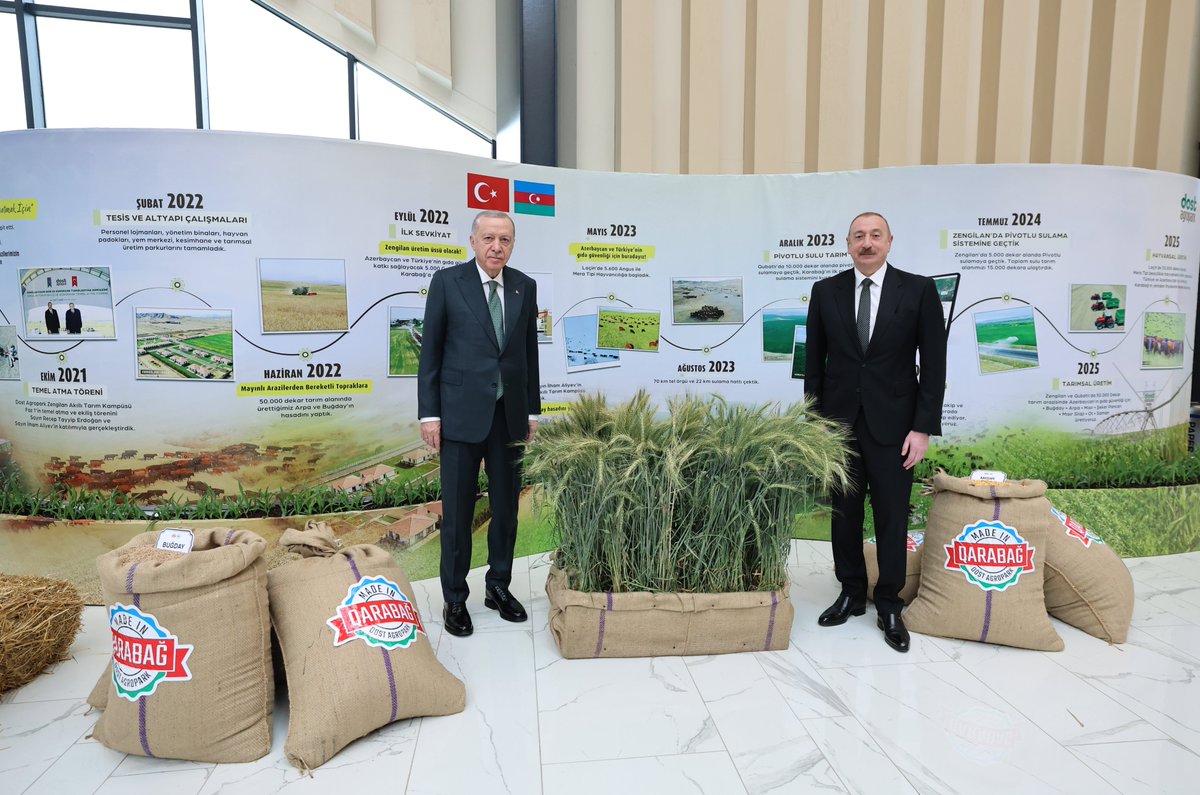30 yıl işgal altında kalan Azerbaycan topraklarının özgürlüğüne kavuşmasıyla birlikte artık bölgenin kalkınmasını arzu ediyoruz. Bugün açılışını yaptığımız Laçın Havalimanı’nın, bölgenin uzun yıllardan bu yana hasret kaldığı dünyayla entegrasyonuna katkı sağlayacağına inanıyorum.