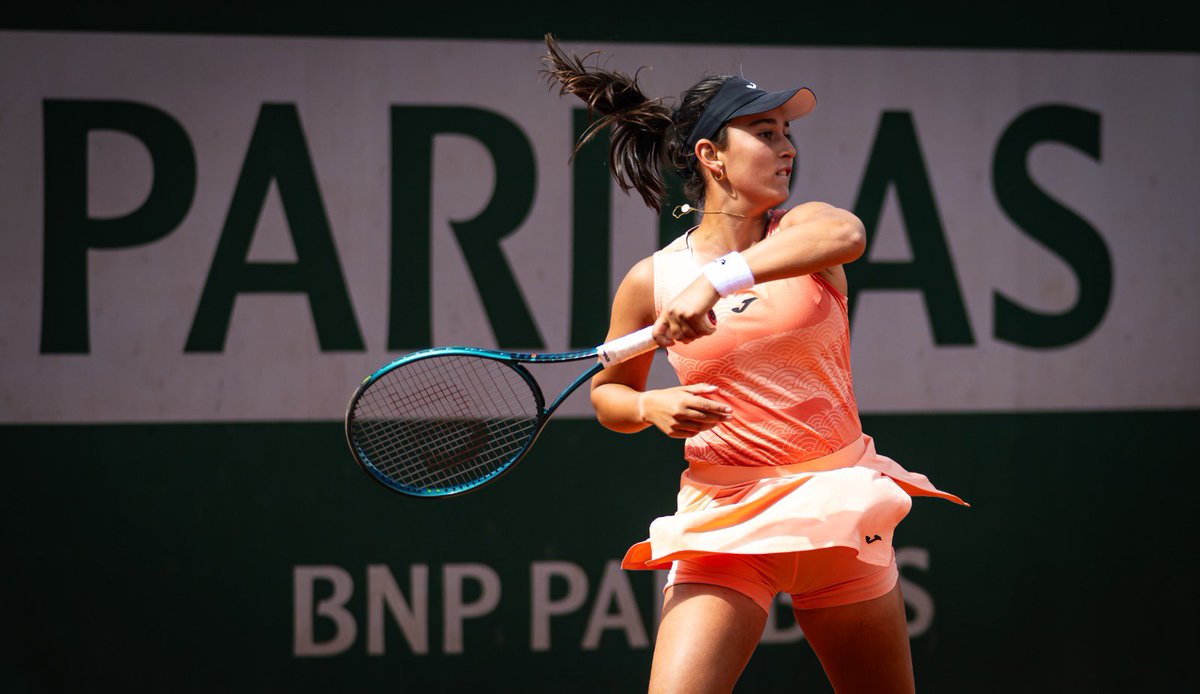 Wilson Tenis España (@wilsontenisesp) on Twitter photo El Team Wilson sigue pisando fuerte en <a href="/rolandgarros/">Roland-Garros</a>. ¡Estamos con vosotros, <a href="/paulabadosa/">Paula Badosa</a> <a href="/pablocarreno91/">Pablo Carreño</a> #jessibouzas #leyreromero! 🦾
📸 Getty Images El Team Wilson sigue pisando fuerte en <a href="/rolandgarros/">Roland-Garros</a>. ¡Estamos con vosotros, <a href="/paulabadosa/">Paula Badosa</a> <a href="/pablocarreno91/">Pablo Carreño</a> #jessibouzas #leyreromero! 🦾
📸 Getty Images
