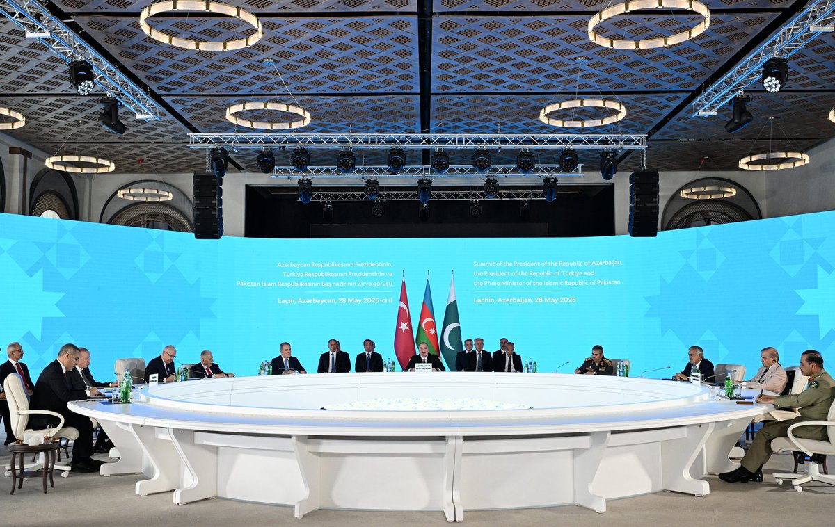 Elchin Mehdiyev 🇦🇿 (@elchinmeh) on Twitter photo The Summit with the participation of @Presidentaz, <a href="/RTErdogan/">Recep Tayyip Erdoğan</a> and <a href="/CMShehbaz/">Shehbaz Sharif</a> was held in Lachin, Azerbaijan on May 28, 2025.
Long Live #Azerbaijan-#Pakistan-#Türkiye brotherhood! 🇦🇿🇵🇰🇹🇷 The Summit with the participation of @Presidentaz, <a href="/RTErdogan/">Recep Tayyip Erdoğan</a> and <a href="/CMShehbaz/">Shehbaz Sharif</a> was held in Lachin, Azerbaijan on May 28, 2025.
Long Live #Azerbaijan-#Pakistan-#Türkiye brotherhood! 🇦🇿🇵🇰🇹🇷