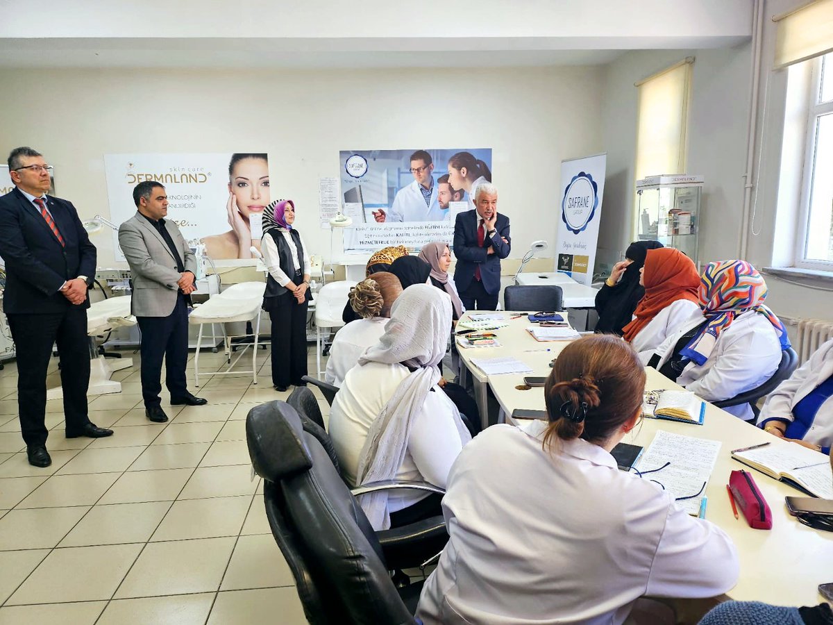 İlimizdeki Halk Eğitim Merkezlerinin kapasitesinin arttırılmasına yönelik yapılan kurum bazlı çalışmaları yerinde değerlendirmek üzere ilçe ziyaretlerimize Pendik ilçemizle devam ediyoruz.
<a href="/mebhbogm/">MEB Hayat Boyu Öğrenme Genel Müdürlüğü</a>
<a href="/cengizmete/">Cengiz Mete</a>
<a href="/MucahitYentur/">Murat Mücahit Yentür</a>
#HayatBoyuYanınızdayız