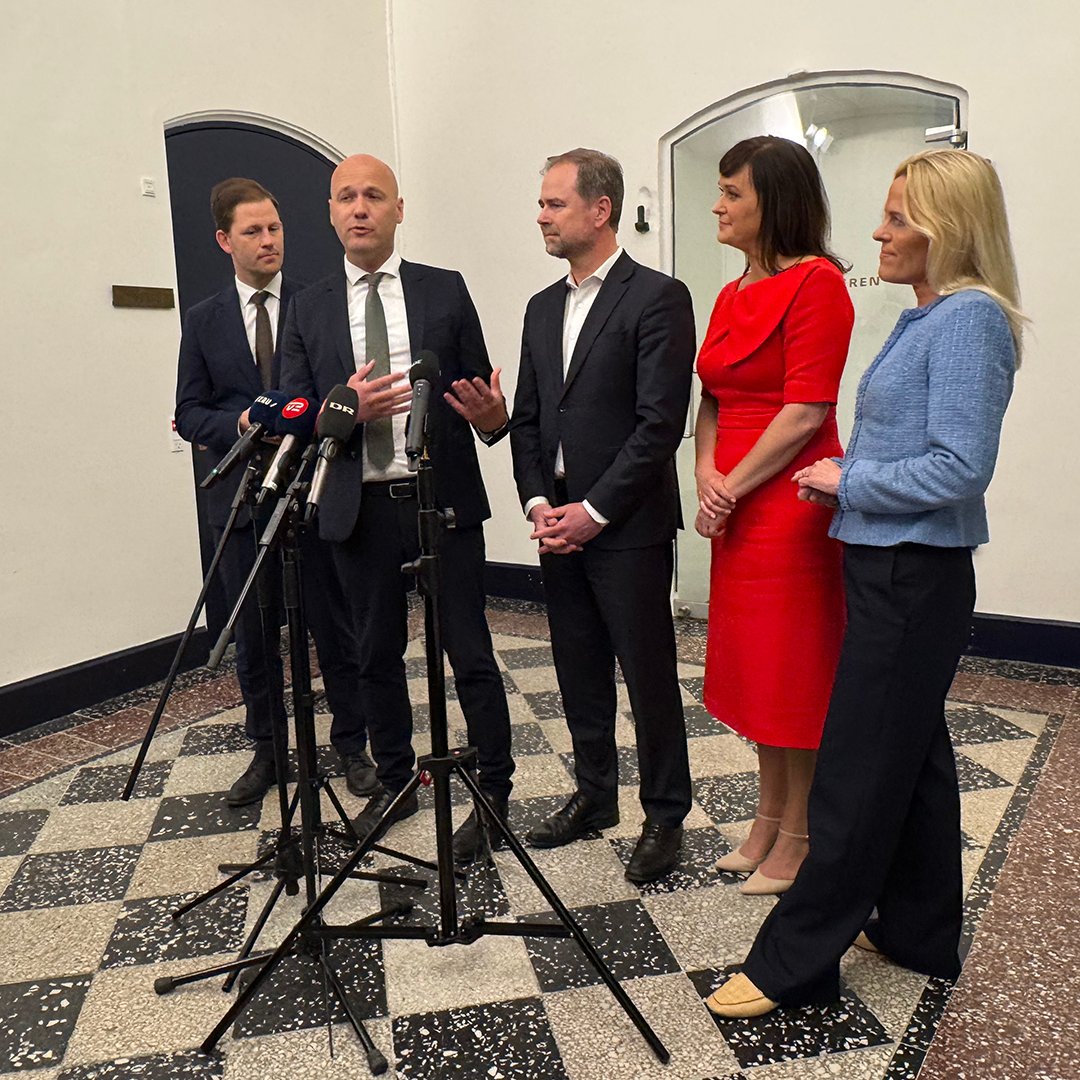 ØKONOMIAFTALE FOR 2026: STORT LØFT TIL SUNDHEDSVÆSENET🙌

✅2,3 mia. kr. til løft af drift
✅4,2 mia. kr. til byggeri, renovering og nyt udstyr

Det er glædeligt og afspejler regeringens og regionernes høje ambitioner på borgernes vegne👏

regioner.dk/services/nyhed…
#dkpol #sundpol