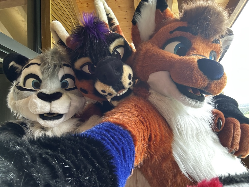 Look at those boys!

ft <a href="/Arky_Wolf/">Arky 🔜 🏞️🇳🇴 🔜MEGAPLEX</a> and the bf <a href="/Kyyp_Snowmew/">Kyyp</a>