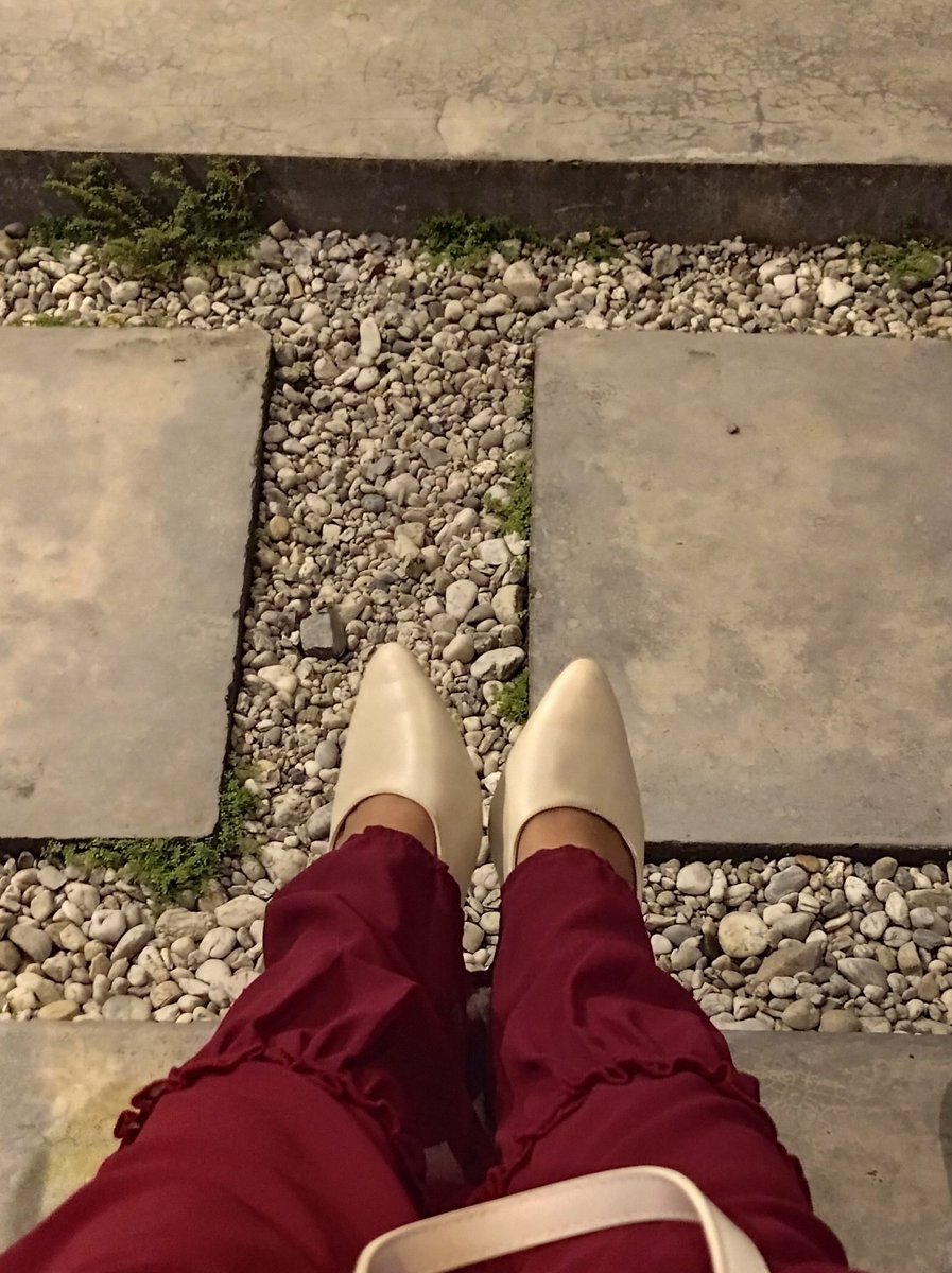 hallojekey's tweet photo. Please rekomendasiin heels cantik yang cocok di semua acara kecuali model mules 🥺🥺🥺 https://t.co/L4A79T7BG4
