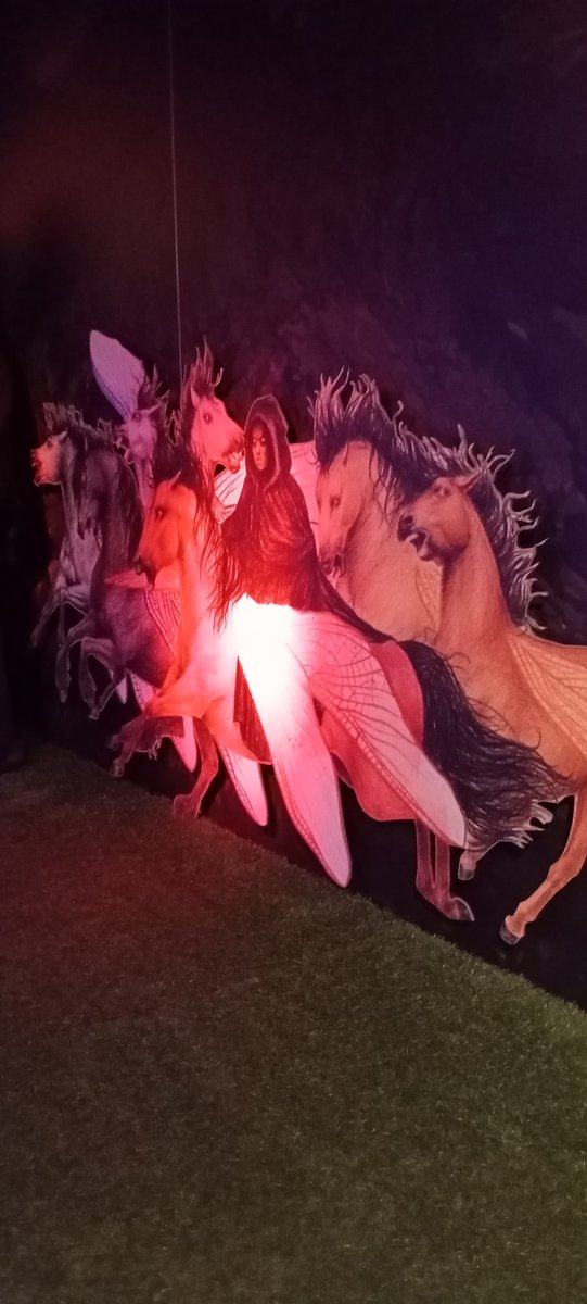 Mitocasuca's tweet photo. Los #caballucosdeldiablo viven en las cuevas esperando a la #nochedesanjuan. Su presencia es señal de grandes males, ya que destrozan todo a su paso. 
#mitocasuca #mitologíacántabra #barriopalaciodeanievas  #cantabriaconniños #planesenfamilia #cantabriainfinita #viajarconniños https://t.co/CbzEDvXaWR