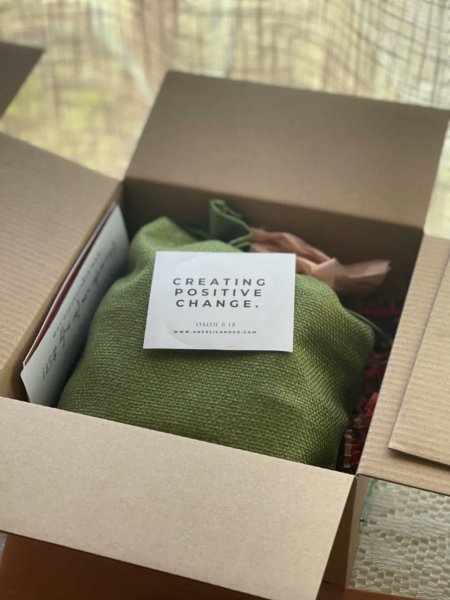 Winter Bliss Box: Eco-Friendly Beauty Essentials You Need angelicandcompany.com/blogs/news/win…