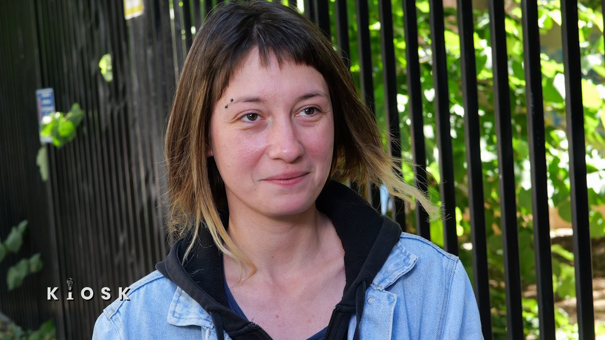 Mediji u Srbiji o femicidu i rodno zasnovanom nasilju izveštavaju senzacionalistički i smeštaju publiku u ulogu voajera, ocenjuje Sanja Pavlović iz Autonomnog ženskog centra i ukazuje da su najsporniji opisi scena nasilja.
youtu.be/BsSElfJ6PkM?si…