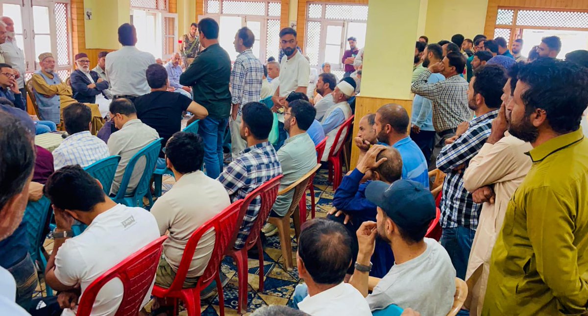 JKNC (@jknc_) on Twitter photo Party General Secretary/MLA Khanyar <a href="/AliMSagar_/">AliMuhammadSagar</a> convened a vibrant Halqa level public Darbar at Daulatabad Community Hall, Khanyar fostering direct dialogue between residents and authorities. The event saw active participation from key officials from PDD, City Roads, R&B, PHE, Party General Secretary/MLA Khanyar <a href="/AliMSagar_/">AliMuhammadSagar</a> convened a vibrant Halqa level public Darbar at Daulatabad Community Hall, Khanyar fostering direct dialogue between residents and authorities. The event saw active participation from key officials from PDD, City Roads, R&B, PHE,
