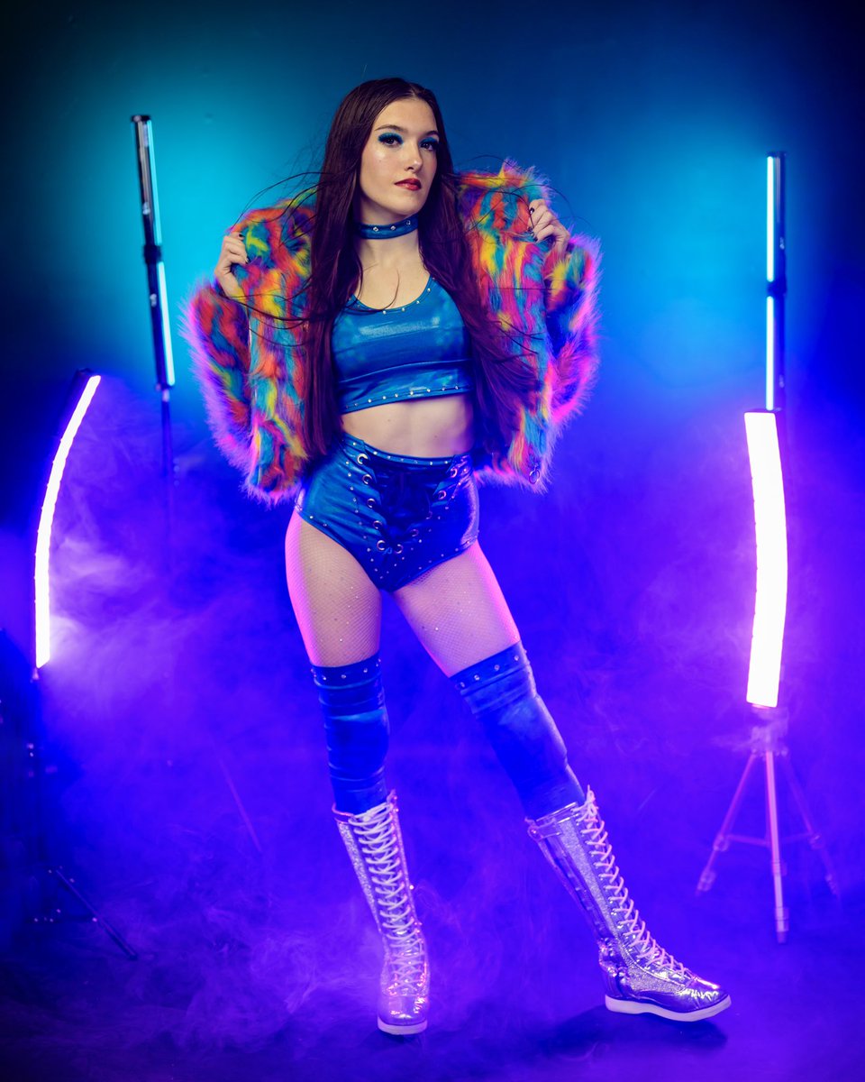 #WomanCrushWednesday - <a href="/rileyyymatthews/">Riley Matthews</a>