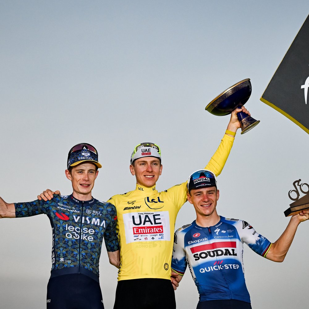 Critérium du Dauphiné (@dauphine) on Twitter photo 🤩 Critérium du #Dauphiné 2025 : 3 hommes et un maillot !
Pour la première fois depuis le #TDF2024 et à moins d'un mois du #TDF2025, <a href="/TamauPogi/">Tadej Pogačar</a>, Jonas Vingegaard et <a href="/EvenepoelRemco/">Remco Evenepoel</a> seront réunis au départ d'une course qui aura des allures de répétition générale !
Les 🤩 Critérium du #Dauphiné 2025 : 3 hommes et un maillot !
Pour la première fois depuis le #TDF2024 et à moins d'un mois du #TDF2025, <a href="/TamauPogi/">Tadej Pogačar</a>, Jonas Vingegaard et <a href="/EvenepoelRemco/">Remco Evenepoel</a> seront réunis au départ d'une course qui aura des allures de répétition générale !
Les