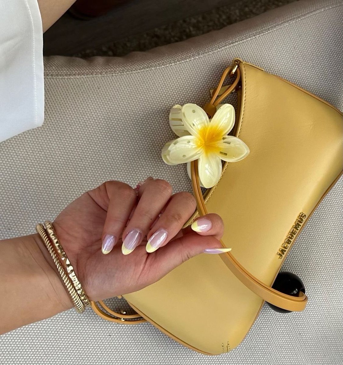👜 tweet media