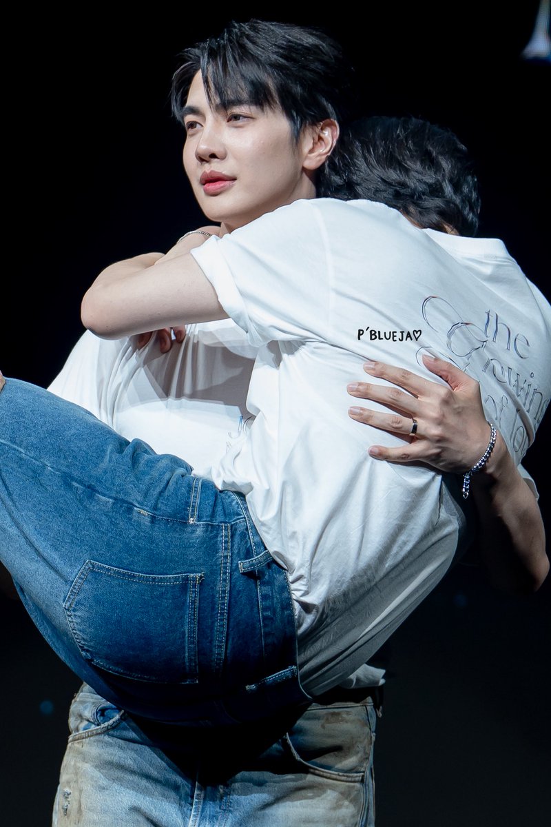 bluebosley's tweet photo. พระเอกในชีวิตจริงของใครกันนะ
อ่อ ของนอร์ธนี่เอง

@basjtr @maxky_rp 

THE GLOWING OF LOVE

#SpecialJohanNorth #บาสเด็กอ้วนที่แท้จริง #bbasjtr #maxky_rp #maxkybas #แม็กกี้บาส https://t.co/BOKymITM9T