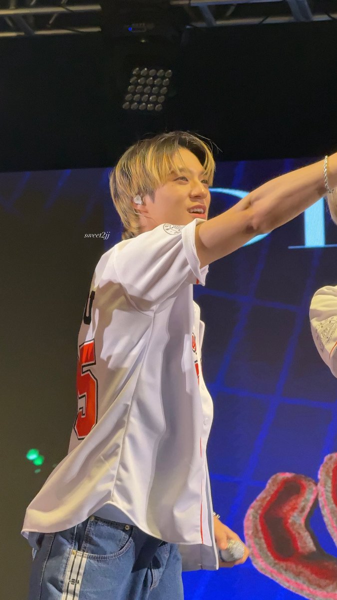 🐶👑

JENO STUNS AT DIRVANA
#제노_동국대학교_디르바나