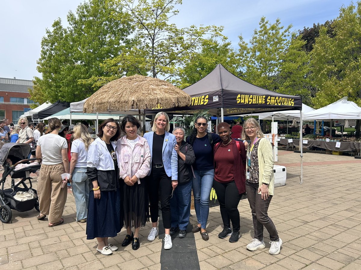 kristenlcamp's tweet photo. Inspiring visit at South Riverdale CHC, a proud #ETHP #BPSO OHT partner! Grateful for their commitment to evidence-based practice, serving the community, and hosting international BPSO delegates. A great example of driving meaningful community health outcomes.@RNAO @JanetCheeRNAO https://t.co/sF1iiUZwCI