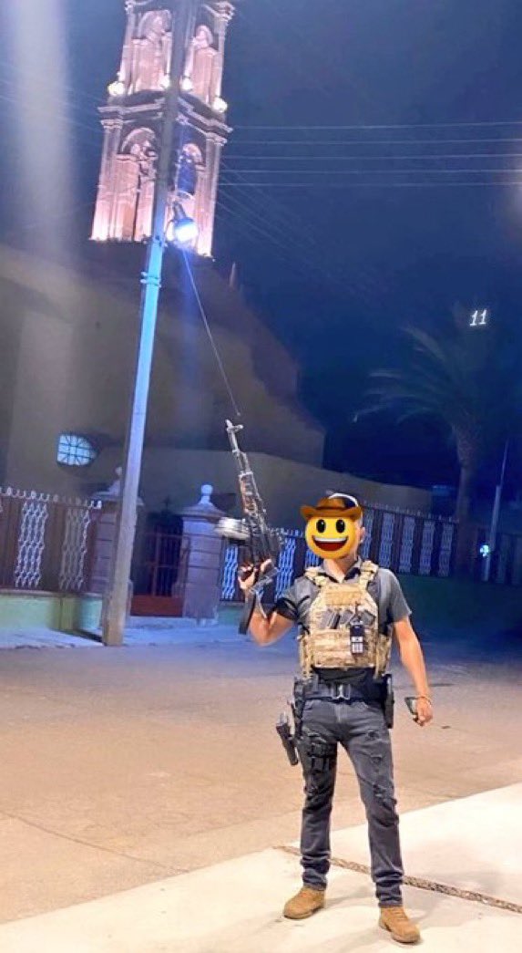 All_Source_News's tweet photo. Video and photos showing a Grupo Flecha/Mayito Flaco member (specifically Comandante Tostado 11 or T11) operating in Villanueva, Zacatecas.

Sent by an anonymous source. https://t.co/GyaJvHA0jA