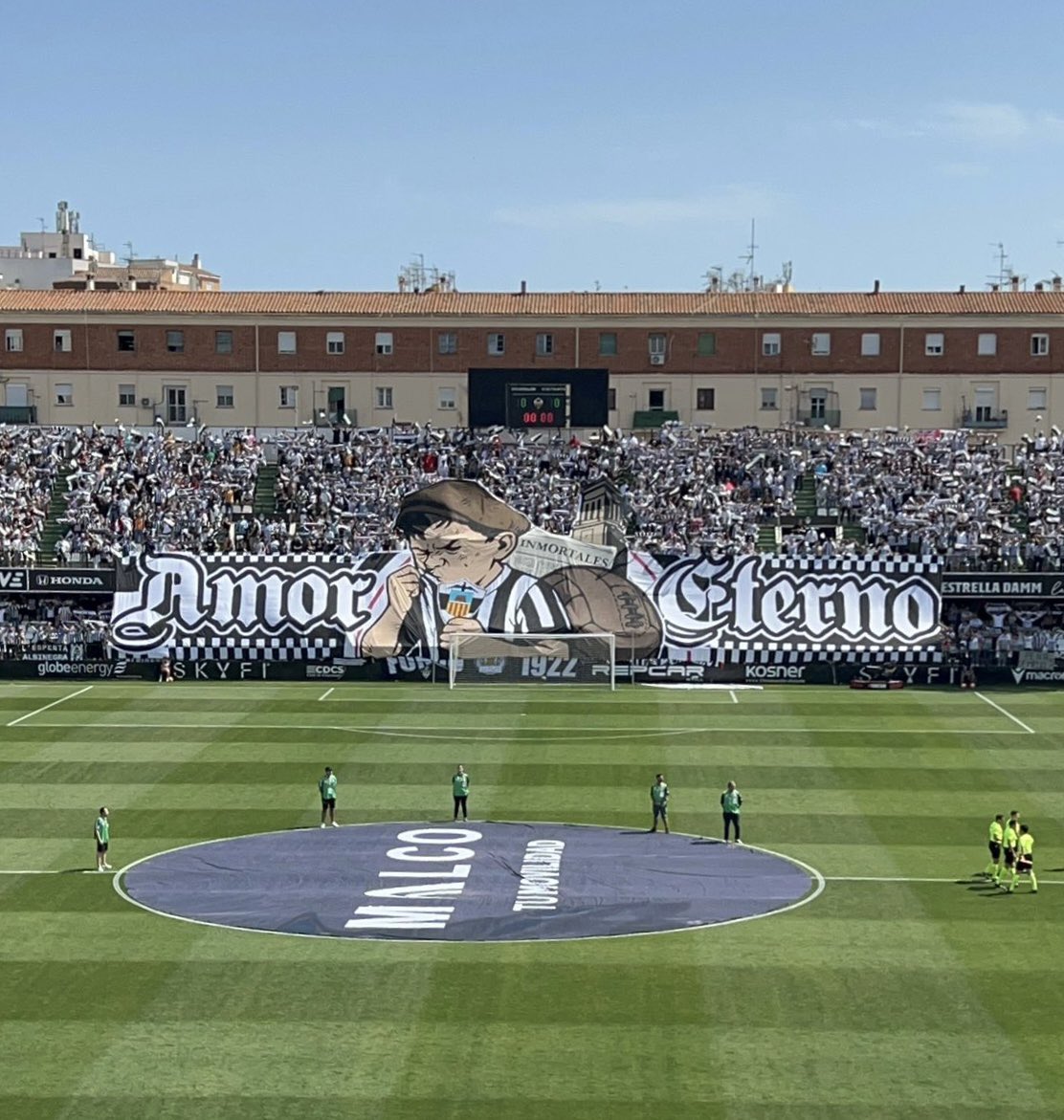 Radio Castellón Cadena SER (@radiocastellon) on Twitter photo 🔴DIRECTO | SER Deportivos Castellón con
<a href="/XaviSidro/">✖avi Sidro 〽️ 🗣🎙🏴☠️</a>
⚪⚫El fondo 1922 se convierte en referente de animación y comportamiento y ha estado a la altura de las circunstancias. Hoy analizamos su primer año de funcionamiento con Javier Cubedo.
👇
youtube.com/live/yph77SuYA… 🔴DIRECTO | SER Deportivos Castellón con
<a href="/XaviSidro/">✖avi Sidro 〽️ 🗣🎙🏴☠️</a>
⚪⚫El fondo 1922 se convierte en referente de animación y comportamiento y ha estado a la altura de las circunstancias. Hoy analizamos su primer año de funcionamiento con Javier Cubedo.
👇
youtube.com/live/yph77SuYA…
