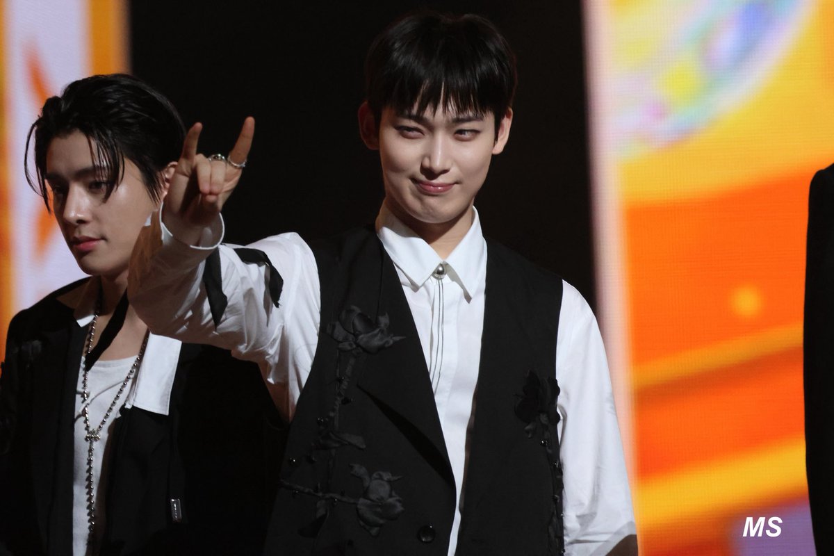 moonstarx72's tweet photo. 250528
ASEA STAR ENTERTAINER AWARDS

またきつねやってたよ~🦊🎶
 
#ENHYPEN #엔하이픈 #선우 #SUNOO  #ソヌ@ENHYPEN_members https://t.co/fA4GTJwU6q