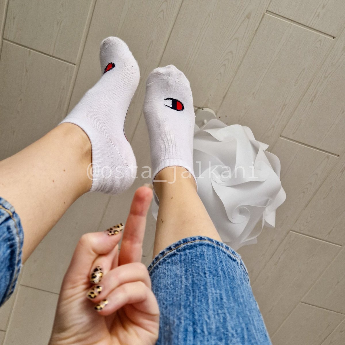 Dieses Bild widme ich meinem Lieblings-Loser Dennis.
Dieser Fehler der Natur hat die Hälfte meiner wundervollen Socken finanziert. 🤗