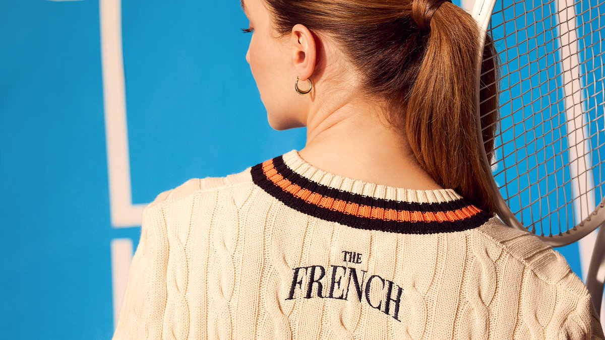 RenaultSI's tweet image. Sezona tenisa je tu.

Prav tako kot šik #Renault teniška kolekcija. Naroči svoje kose v #TheOriginals spletni trgovini: theoriginals-store.renault.com/en/collections…