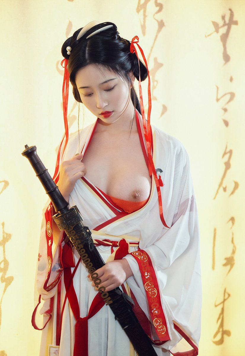 古装女侠露出，如梦令 https://t.co/Fyihz8bM5Y