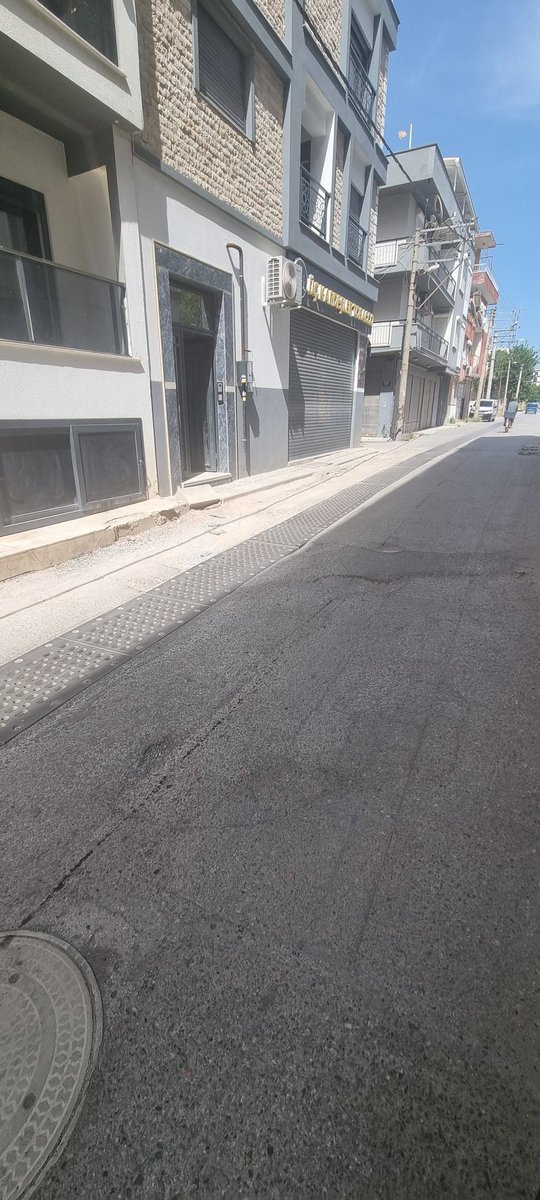 manermaner's tweet photo. @izsugm sokakları sana eseri gibi kazıp, bırakıp giden #İzsu #sukesintisi https://t.co/WiIPomPAqu