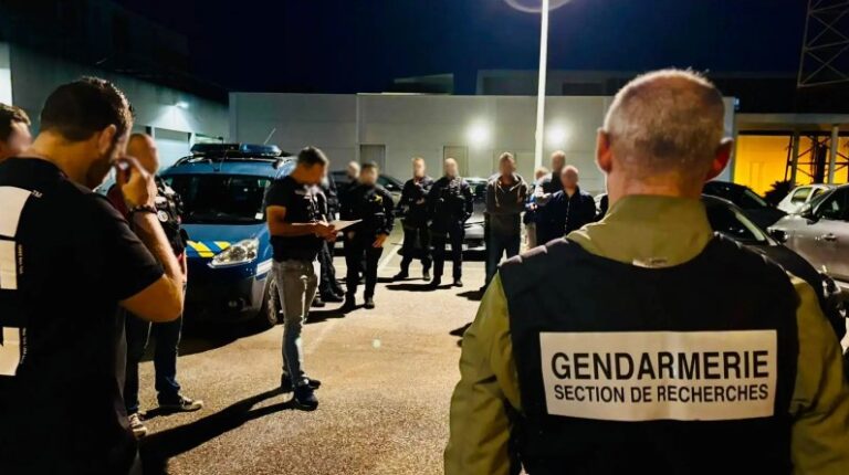narcodiario's tweet photo. El #carteldesinaloamx se extiende por #Europa !!! Tras detectar su presencia en #España , ahora se desmantela una poderosa rama con alianzas en #marsella . La info, en
https://t.co/qK7S9lexgJ https://t.co/rXXu6miIRK
