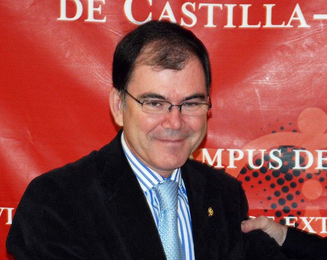 La UCLM lamenta el fallecimiento de José Ignacio Albentosa, quien fuera vicerrector del Campus de Cuenca y Extensión Universitaria entre 2001 y 2011 e impulsor del proyecto de la Universidad de Mayores José Saramago.
uclm.es/es/noticias/no…