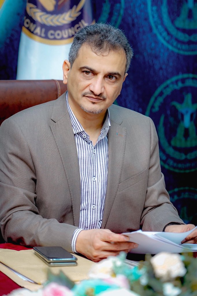 شكراً أحمد حامد اللملس فأنت في عدن تلعب دور مجلس القيادة الرئاسي ورئيس الوزراء بكل حكومته …

شكراً ابو محمد على شحنات المازوت التي سوف تتدفق الى عدن بشكل متواصل بإذن الله ، دون تدخل ايادي الظلام في تعطيلها ..

من يعانون من امراض نفسية ويقطعون عن عدن الخام عشان منصب محافظ او