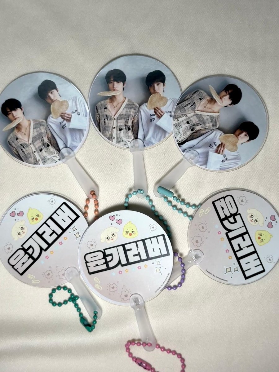 ThengMoBaby's tweet photo. 📢 ATINYDEUL!! 📢
Here comes my 2nd FREEBIE for KpopMasterz in KL! 💥
Say hello to the adorable YUNGI Mini Uchiwa Keychain 😍🙈
💜 Come find me and grab yours before they’re all gone! 🎁✨

#KpopMasterzinKualaLumpur #KPOPMASTERZinKL #ATEEZinKL #ATEEZinMY https://t.co/OJnZBOviaX