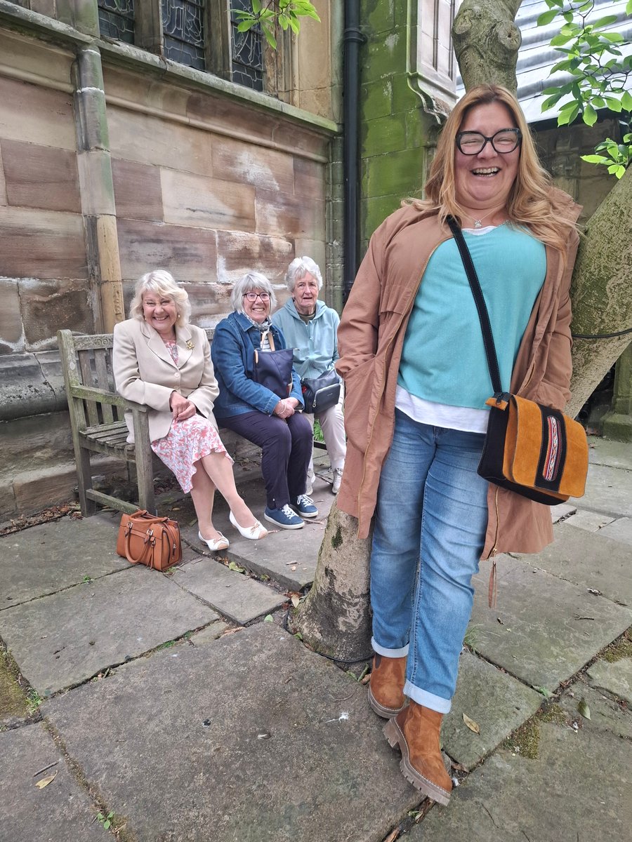 EzekialBone's tweet image. Ladies from a local @WomensInstitute had a lovely stroll around the historic #lacemarket following the threads of the textile story & hearing yarns of #robinhood in @StMarysNotts churchyard, ending in the bohemian quarter #Hockley. Private tours available! #LoveNotts @No1tingham