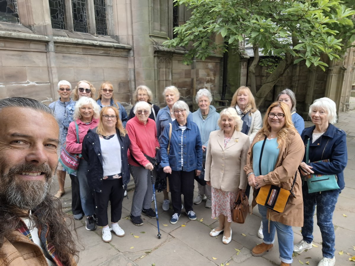 EzekialBone's tweet image. Ladies from a local @WomensInstitute had a lovely stroll around the historic #lacemarket following the threads of the textile story & hearing yarns of #robinhood in @StMarysNotts churchyard, ending in the bohemian quarter #Hockley. Private tours available! #LoveNotts @No1tingham