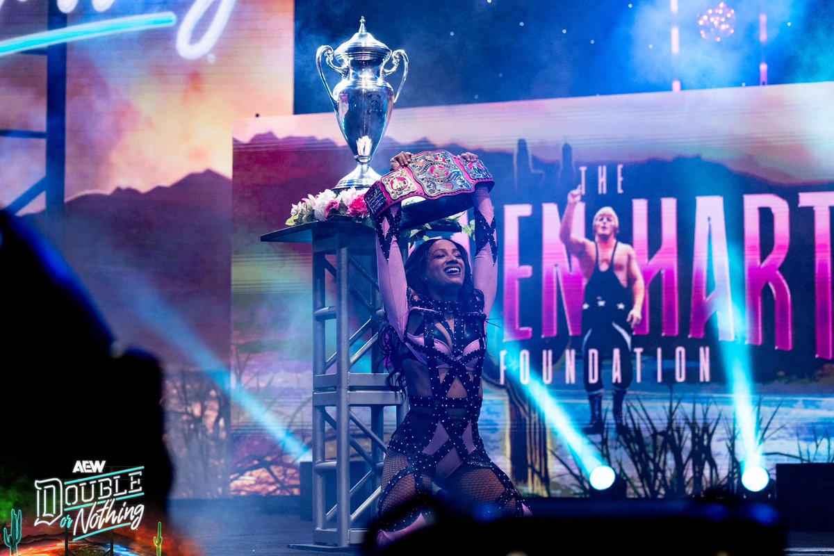 Último Moné tweet media