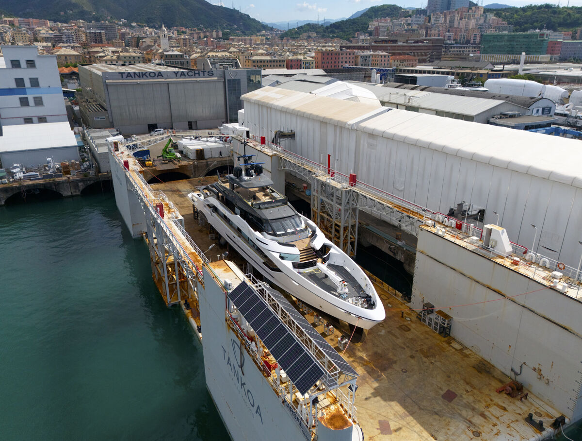 🚀 LAUNCH: Second Tankoa T55 Sportiva superyacht Loewe launched

Tankoa Yachts has announced the launch of the second 55-metre Tankoa T55 Sportiva superyacht, Loewe from the shipyard’s Genoa facility, just over a month after the debut of the first hull in the series.

👉 Read