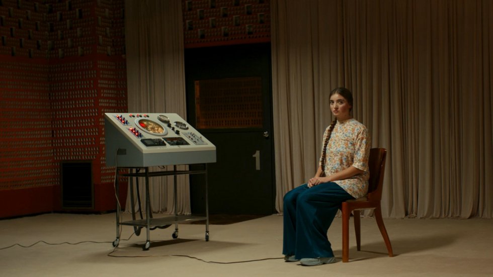 TheFilmStage's tweet photo. Our exclusive trailer premiere for Lucía Garibaldi’s #ABrightFuture introduces a Uruguayan sci-fi adventure.
Watch ahead of a @Tribeca world premiere: https://t.co/7jCrku63pT https://t.co/PngaYmMBvL