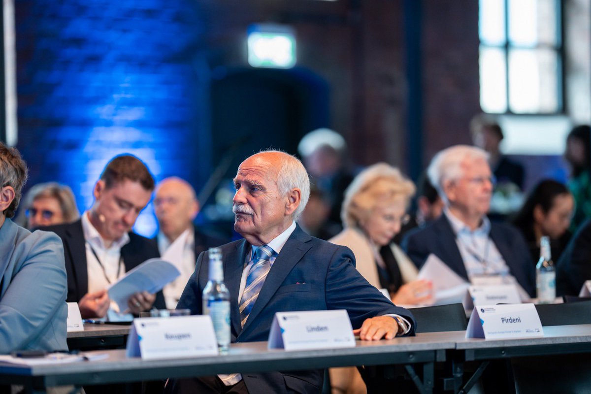 Honored to speak at the “More Europe for a Stronger Europe?” panel at the #Karlspreis.
Shared Albania’s journey from fragile institutions to a reform-driven state embracing EU values.
 EU integration isn’t just technical; it’s a catalyst for trust, rule of law &amp; governance.