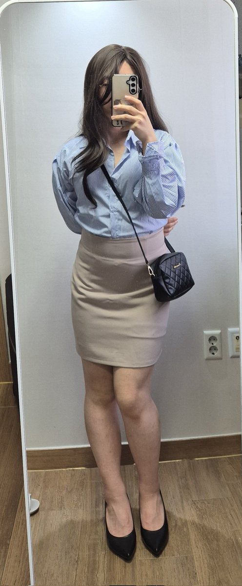 드뎌... 숙요일 끝낫다...... 나도...... 품에 안겨서 놀고 싶다!!!❤️
다들 고생하셧어요!!