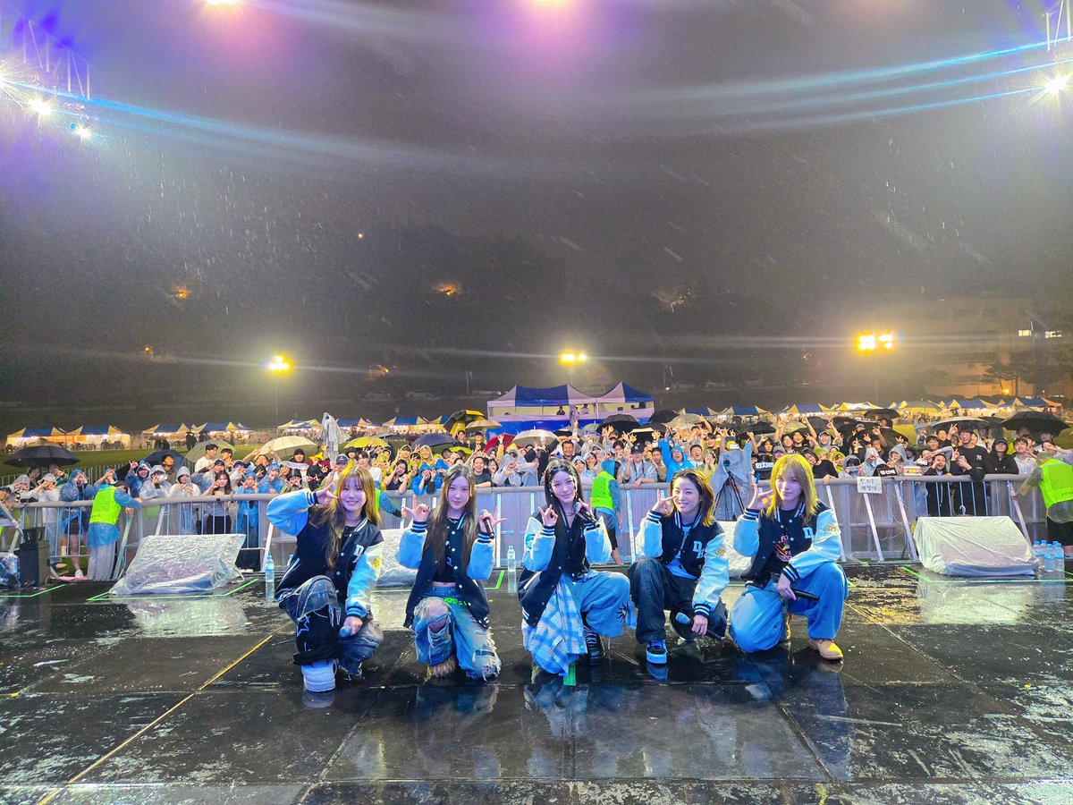 [Y-Pose]
250528 대구한의대학교 대동제 📸

비가 오는 와중에도 함께 재밌게 즐겨주신 대구한의대학교 학우 여러분 최고였어요🩶 감기 조심하시고 앞으로도 영파씨 많이 사랑해주세요!! 저희도 오늘 열정 가득했던 여러분을 잊지 않을게요 감사합니다✨

#YOUNGPOSSE #영파씨 #ヤングパッシ