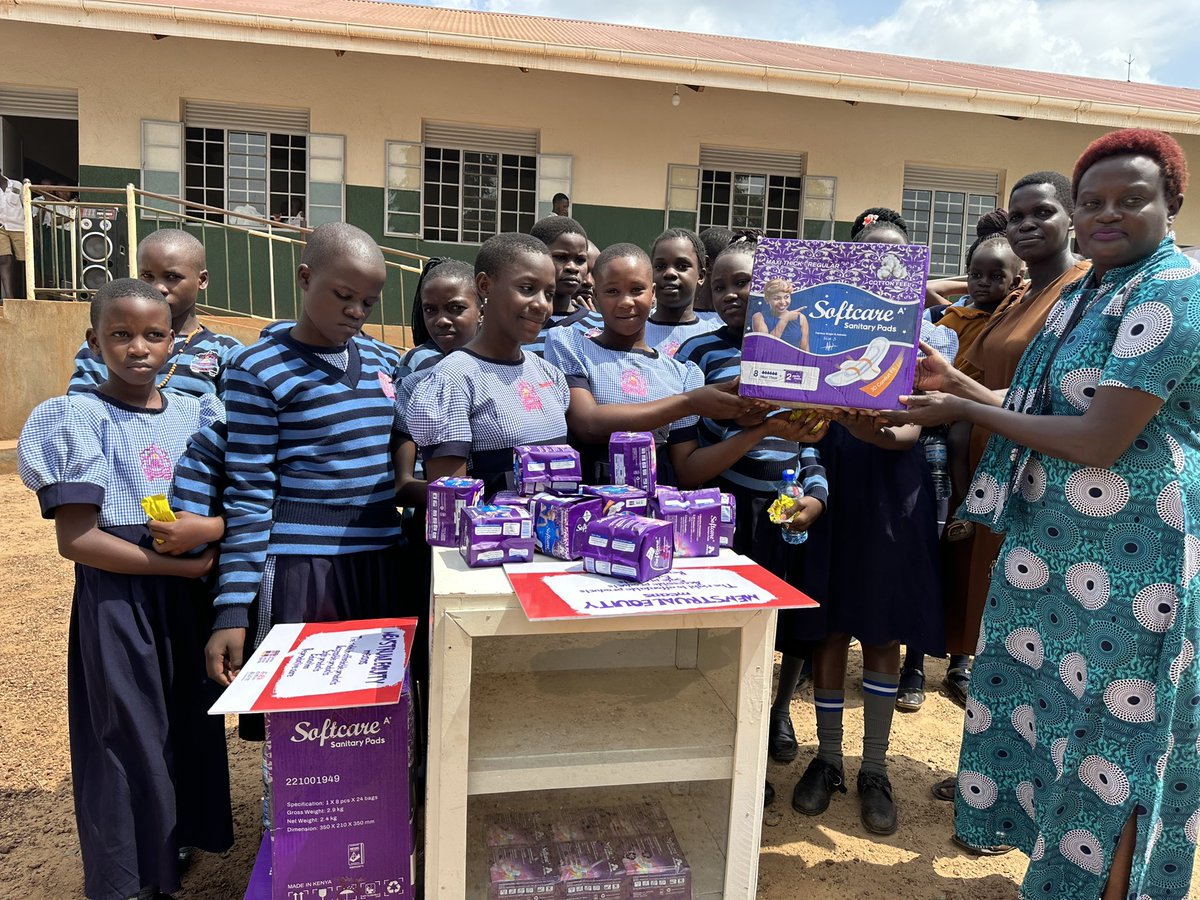 CentreforWomen2's tweet photo. Each of the 5 schools received a box of pads to kickstart the campaign for a Pad Dispenser in every community.
Because when emergencies strike, access shouldn’t be a barrier.
This is just the beginning.
#PadsInEveryCommunity #MHDay2025 #CommunityPadDispenser https://t.co/gAXE66CKeM
