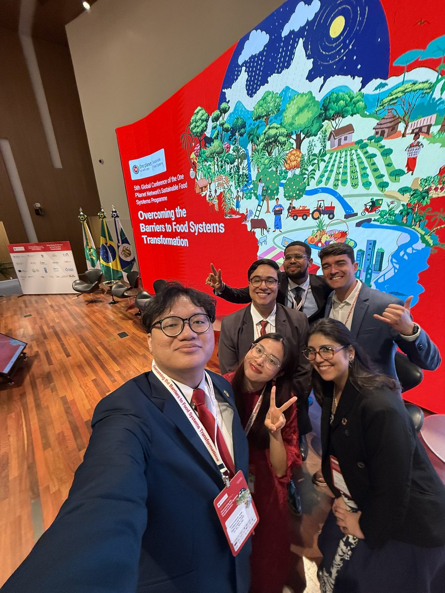 ClivateHub's tweet photo. 🌍 We’re in Brasília for the 5th Global Conference on Sustainable Food Systems! 🇧🇷

Theme: Overcoming barriers to transform food systems &amp; tackle hunger, biodiversity loss, &amp; the climate crisis.

Proud to have our Director @LibanJicib speaking &amp; facilitating workshops! 🙌 https://t.co/9r3KknMhwQ