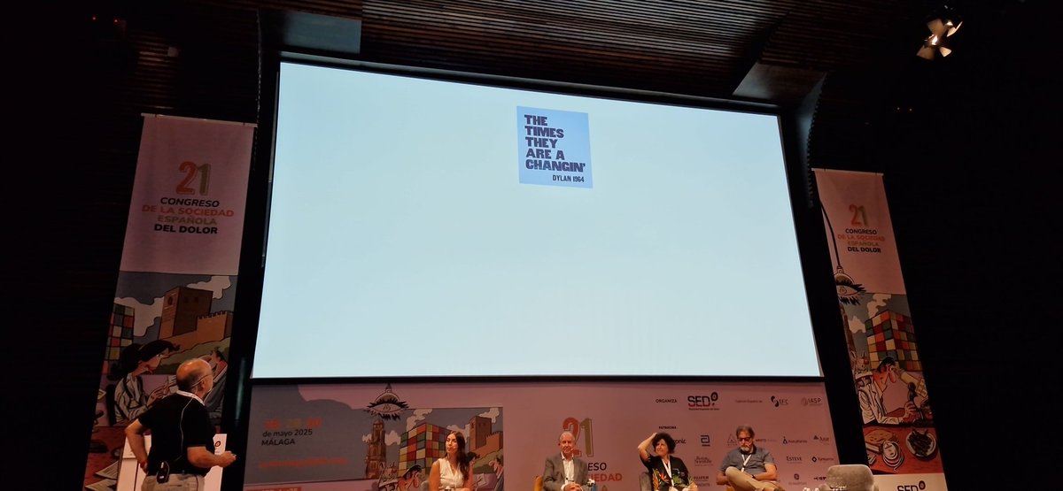 cgoicogar's tweet image. Una charla que empieza así, no puede ir sino a mejor!!!!!😃😃. Con ustedes, Fernando Cerveró 👏👏👏#SEDOLOR25