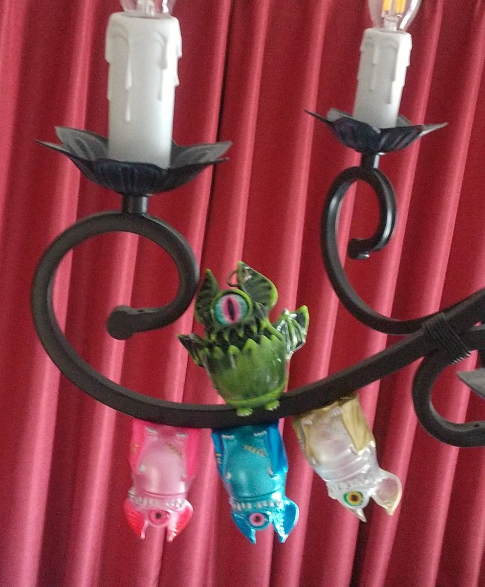 vmaimnpt's tweet image. BOX版アイビー
うちにはこの3体が飛んできてくれました🦇
アイビーがそのまま小さくなってて可愛い❤️
このクオリティのものが600円で手に入るとは…なんていい時代なんだ🥹