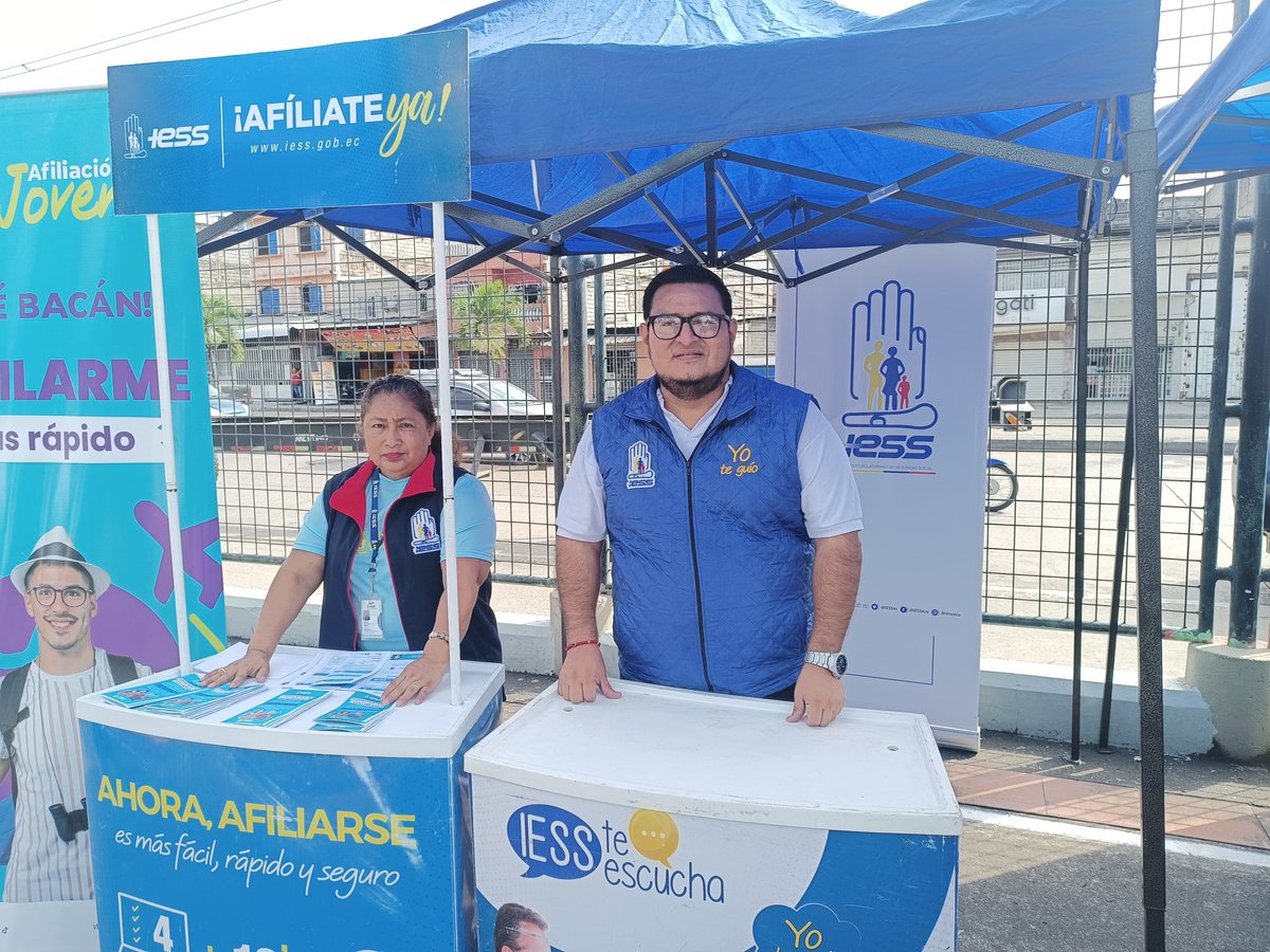 #IESSteInforma | Personal médico del Centro de Especialidades Letamendi 🏥 participaron de brigadas médicas realizadas en el 📍 Guasmo Sur .
Además, el equipo de Afiliación Voluntaria y de Atención Ciudadana brindaron información sobre Afiliación Juvenil, voluntaria y demás