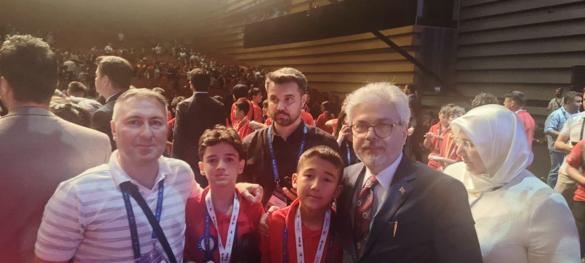 🏅TÜBİTAK 2204-B 19. Ortaokul Öğrencileri Araştırma Projeleri Yarışması Türkiye finalinde Türkçe alanı Medya Okuryazarlığı tematik alanında Yamalak Ortaokulu dördüncülük Teşvik Ödülü almıştır. 

✅️“Radyo Tiyatrolarının Ortaokul Öğrencilerinin Yazma Becerisi ve Motivasyonuna