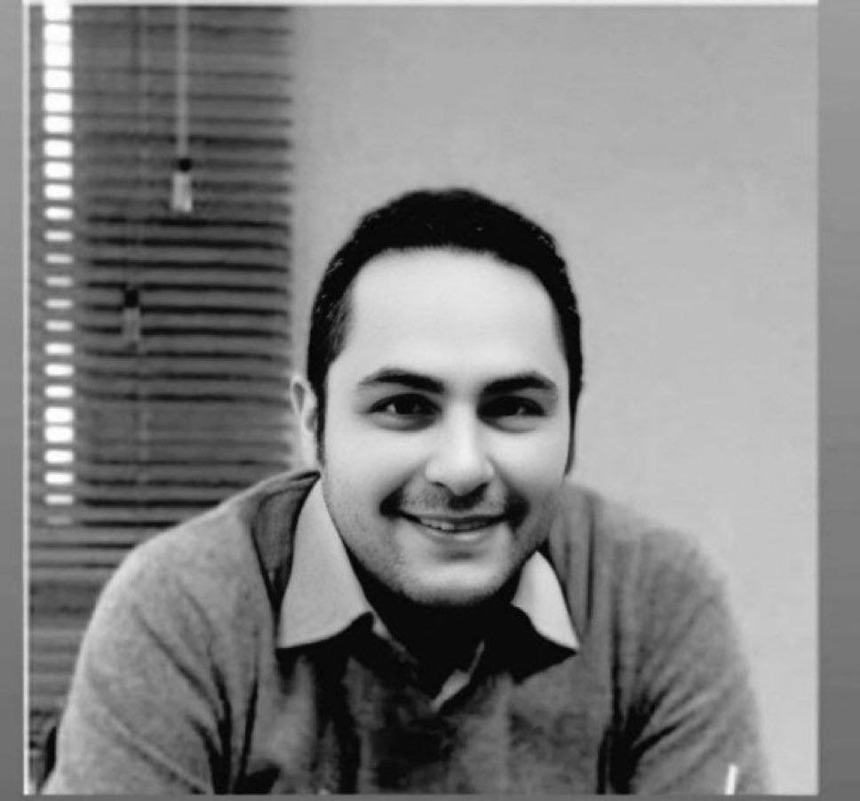 PanahiRafiq's tweet image. پدرام مدنی ؛ او را امروز صبح اعدام کردند.

رژیم جمهوری اسلامی، برای ترس‌افکنی و سرکوب، جوانی را به دار آویخت که تنها خواهان آزادی بود.
پرونده‌اش پر از ابهام بود، مانند محسن لنگرنشین، دیگر قربانی این ماشین سرکوب.

این اعدام سند ترس رژیم است، نه قدرتش.
#پدرام_مدنی