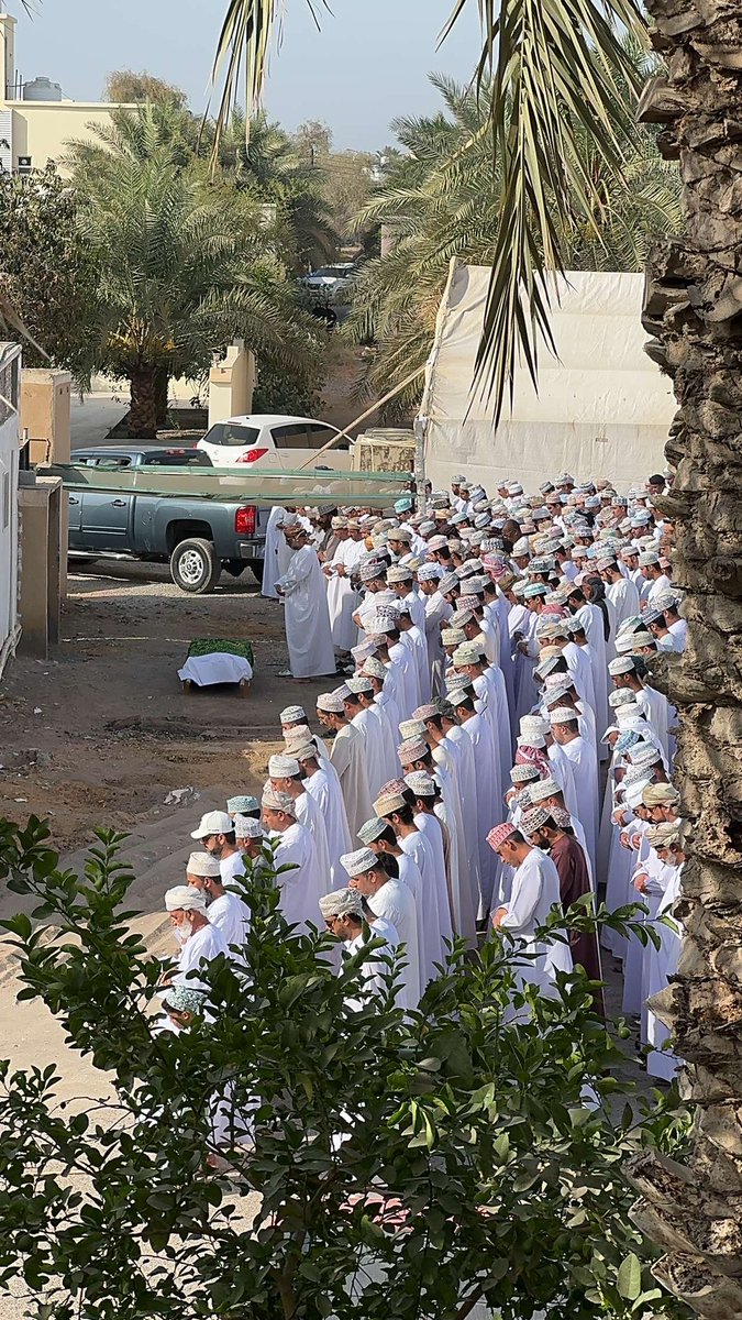 9_ym87's tweet photo. اللهم اغفر له وهب له من أجرك ما لايحصى ومن غفرانك عفواً لايفنى اللهم بشره بجنه فيها ما لاعين رأت ولا أذن سمعت ولا خطر على قلب بشر ونور قبره 
اللهم اجعل اول ليله في قبره اسعد ليله واجعل قبره روضه من رياض الجنه ولا تجعله حفره من حفر النار https://t.co/LnRQdl20ZC