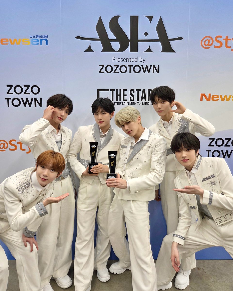 nctwishofficial's tweet image. 항상 저희 응원해주셔서 감사합니다！
오늘 이렇게 상도 받고 너무 기뻐요！
그리고 이번 앨범도 많이 사랑해주셔서 감사합니다！앞으로도 잘부탁드립니다〜！

#YUSHI #유우시 #ユウシ  
#NCTWISH #ASEA2025
#ASEA_THE_BEST_PERFORMANCE 
#ASEA_THE_PLATINUM