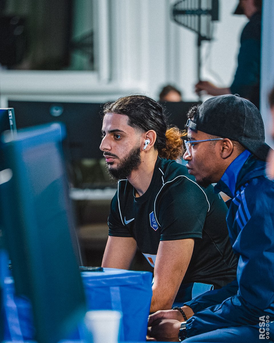 RCSA esports (@rcsa_esports) on Twitter photo 🏆 𝗲𝗖𝗼𝘂𝗽𝗲 𝗱𝗲 𝗙𝗿𝗮𝗻𝗰𝗲 𝟮𝟬𝟮𝟱 🎮
<a href="/Marwaninho__/">RCSA Marwaninho</a> et <a href="/xCochise_93/">RCSA MvLiK93</a> étaient à Clairefontaine pour les phases finales de eCoupe de France ce week-end. 😄
📈 Marwan a terminé 3ème de sa phase de poule et Malik s'est incliné en quart de finale. 👊
#eCoupedeFrance | #FC25 🏆 𝗲𝗖𝗼𝘂𝗽𝗲 𝗱𝗲 𝗙𝗿𝗮𝗻𝗰𝗲 𝟮𝟬𝟮𝟱 🎮
<a href="/Marwaninho__/">RCSA Marwaninho</a> et <a href="/xCochise_93/">RCSA MvLiK93</a> étaient à Clairefontaine pour les phases finales de eCoupe de France ce week-end. 😄
📈 Marwan a terminé 3ème de sa phase de poule et Malik s'est incliné en quart de finale. 👊
#eCoupedeFrance | #FC25