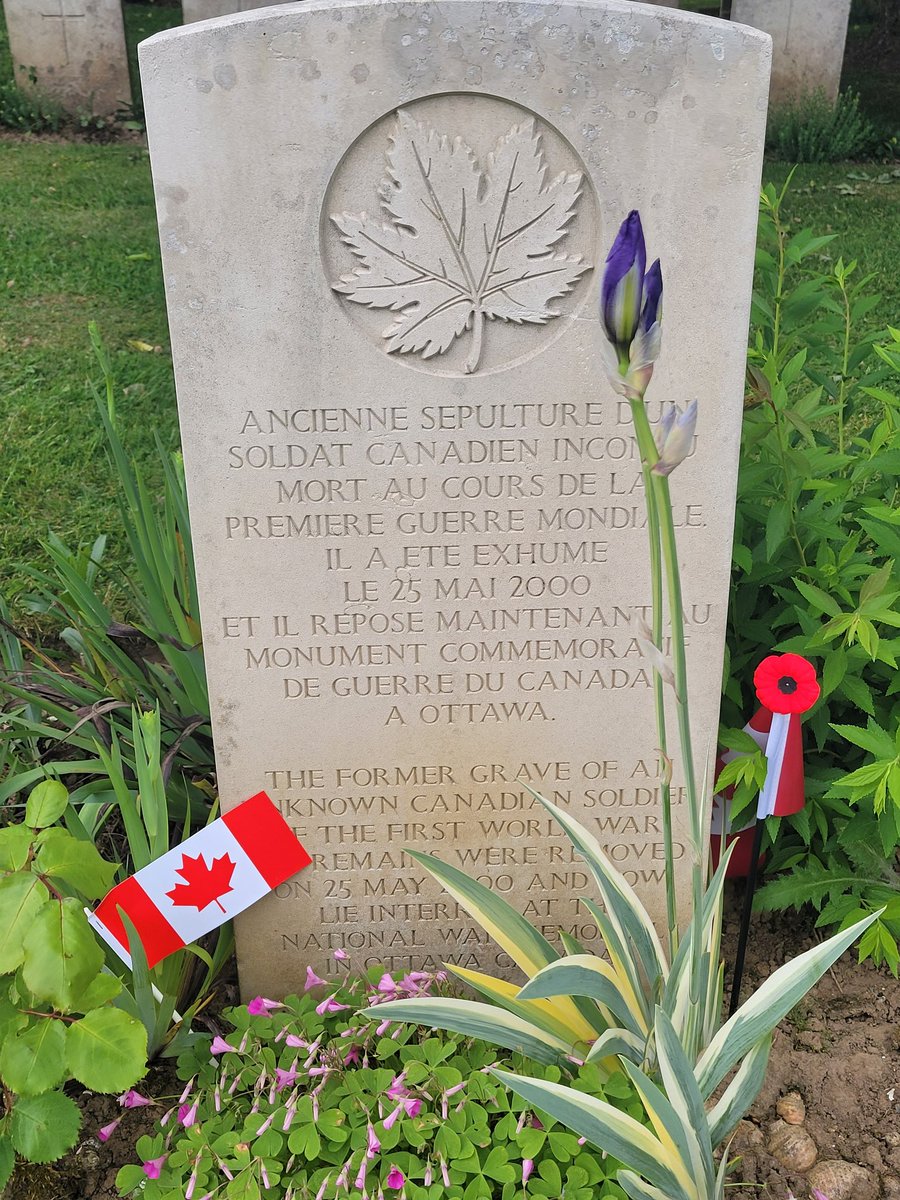 Yesterday King Charles laid a wreath at the tomb of the unknown soldier. Last week saw the original burial site in Souchez, France🇨🇦