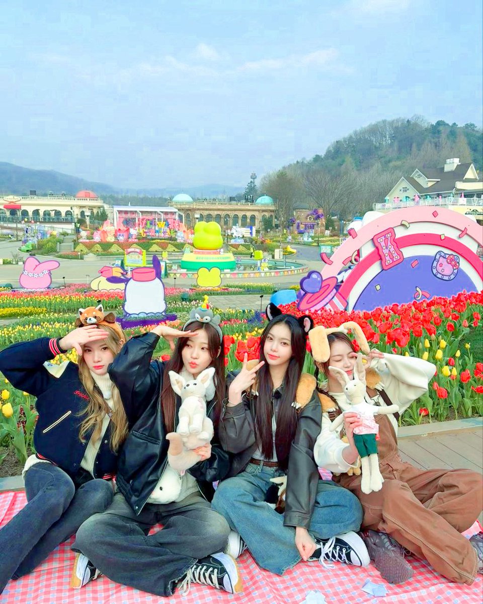 A gloriously 𝗀𝗅𝖾𝖾𝖿𝗎𝗅 𝖽𝖺𝗒 has arrived like a page torn from a fairy’s diary, kissed with sunshine and dipped in lavender dreams. We tiptoed into a meadow where emerald whispers danced through the grass, and laughter chimed like crystal bells ㅤ𝅄  ࣪   🧺  ʾ   ៸៸ׄ  ૮ ♡